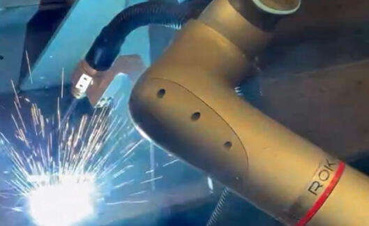 CR7柔性焊接机器人磁轭断续焊接